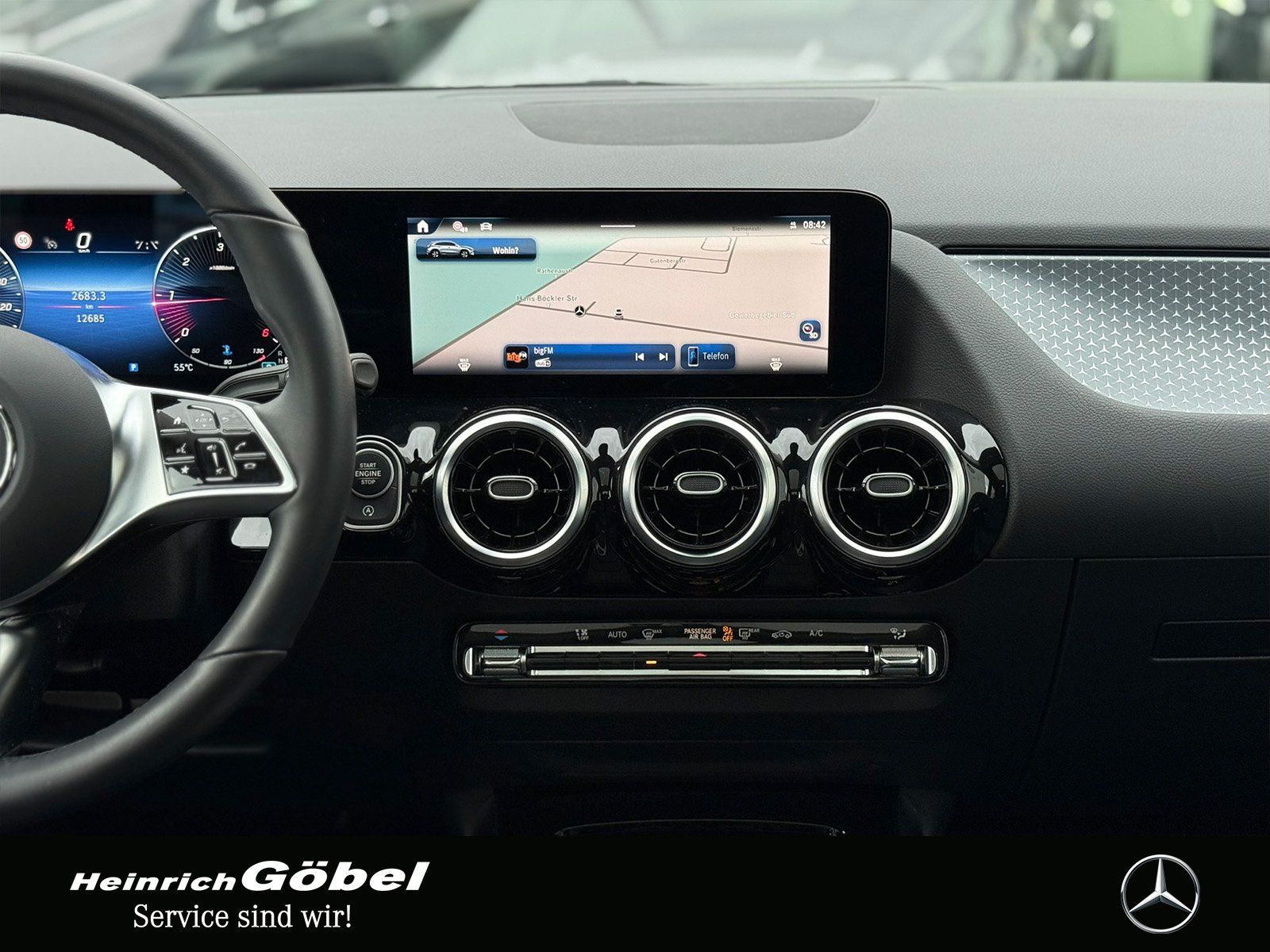 Fahrzeugabbildung Mercedes-Benz GLA 220 d 4M PROGRESSIVE*PANO*AHK*MEMORY*KAMERA