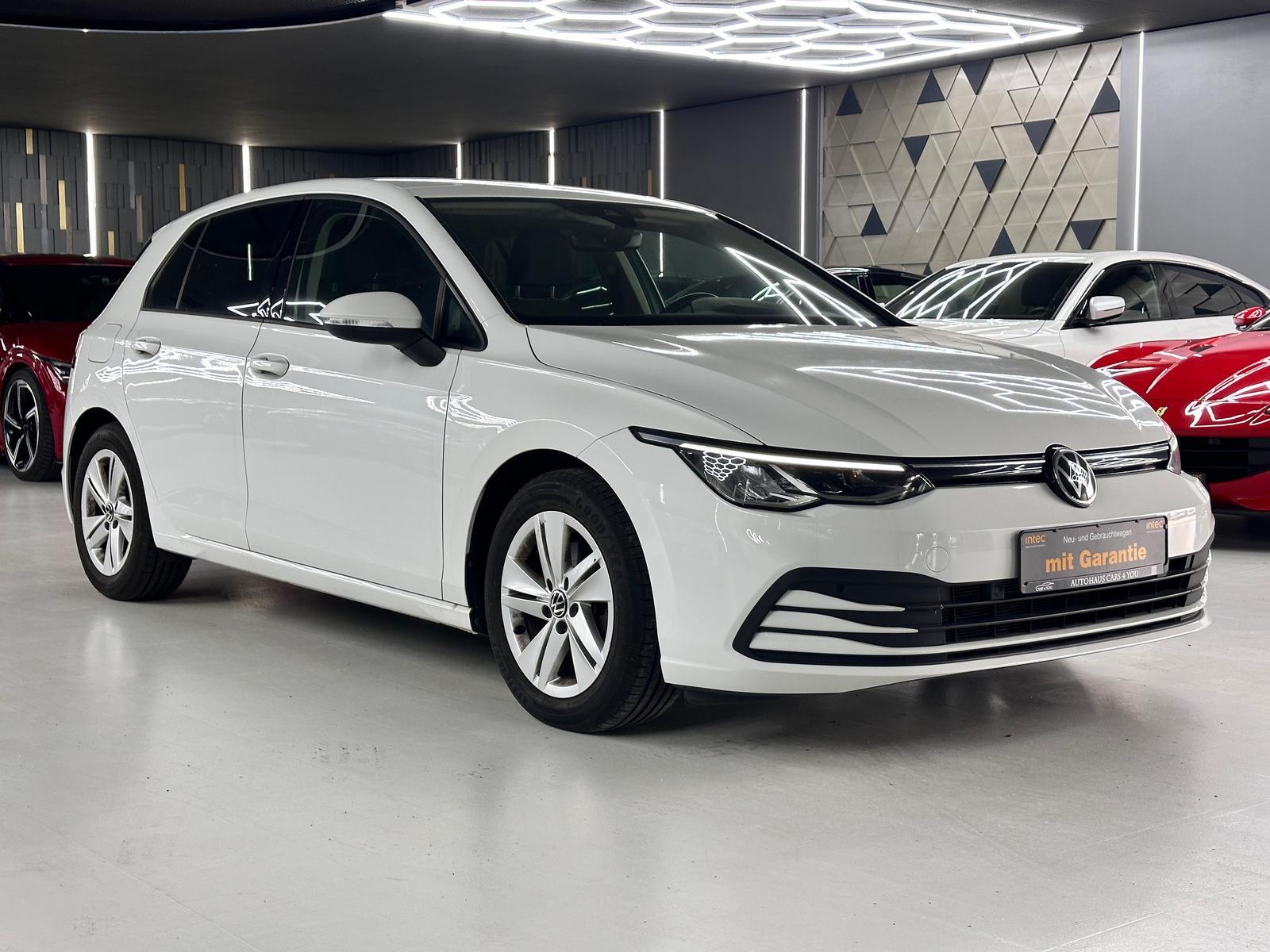 Volkswagen Golf Life 1.5 TSI ACT LANE/SHZ/CARPLAY/NAVI/LED