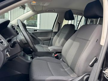 Volkswagen Tiguan - 9