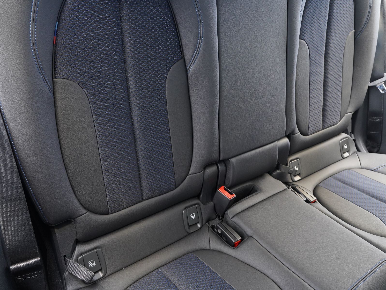 Fahrzeugabbildung BMW X2 sDrive 20 i M Sport LED/HEADUP/KEYLESS/KAMERA