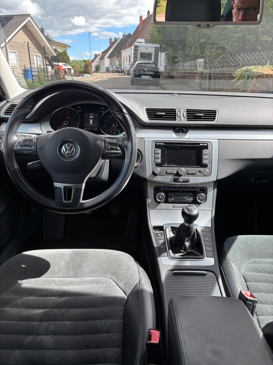 Volkswagen Passat 2012 — photo 12