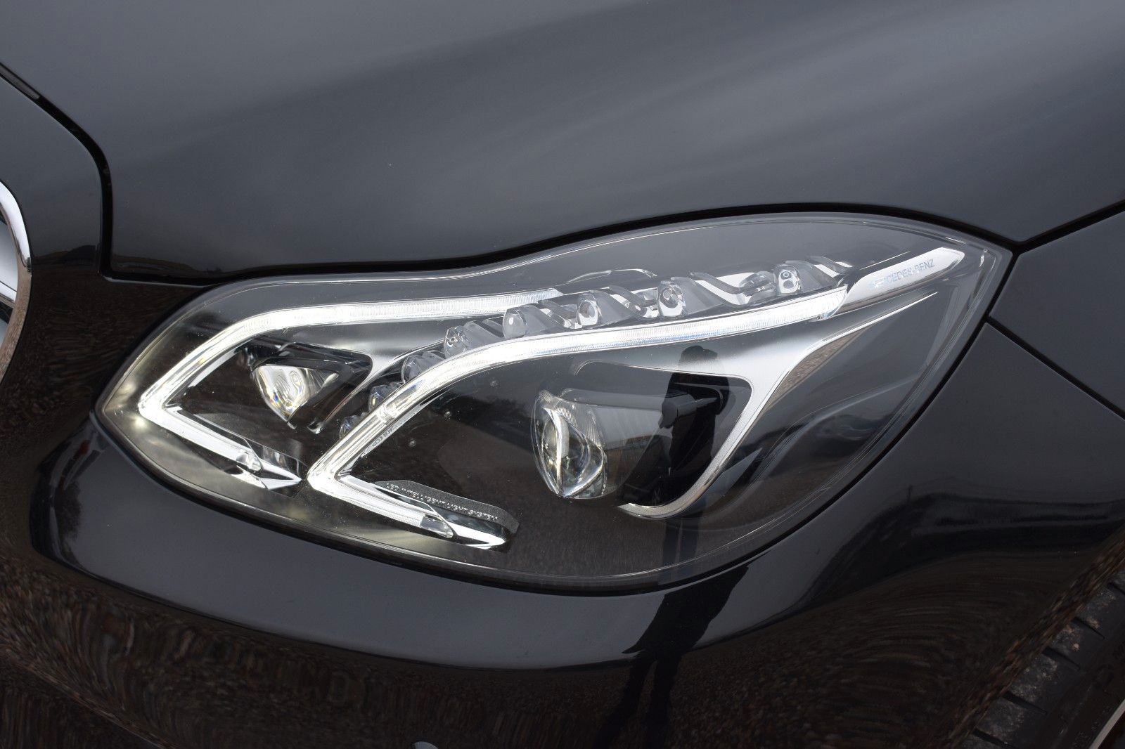 Fahrzeugabbildung Mercedes-Benz E 400 T Edition 4Matic AMG Night-Paket AHK