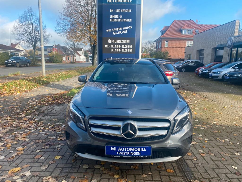 Mercedes-Benz GLA 220