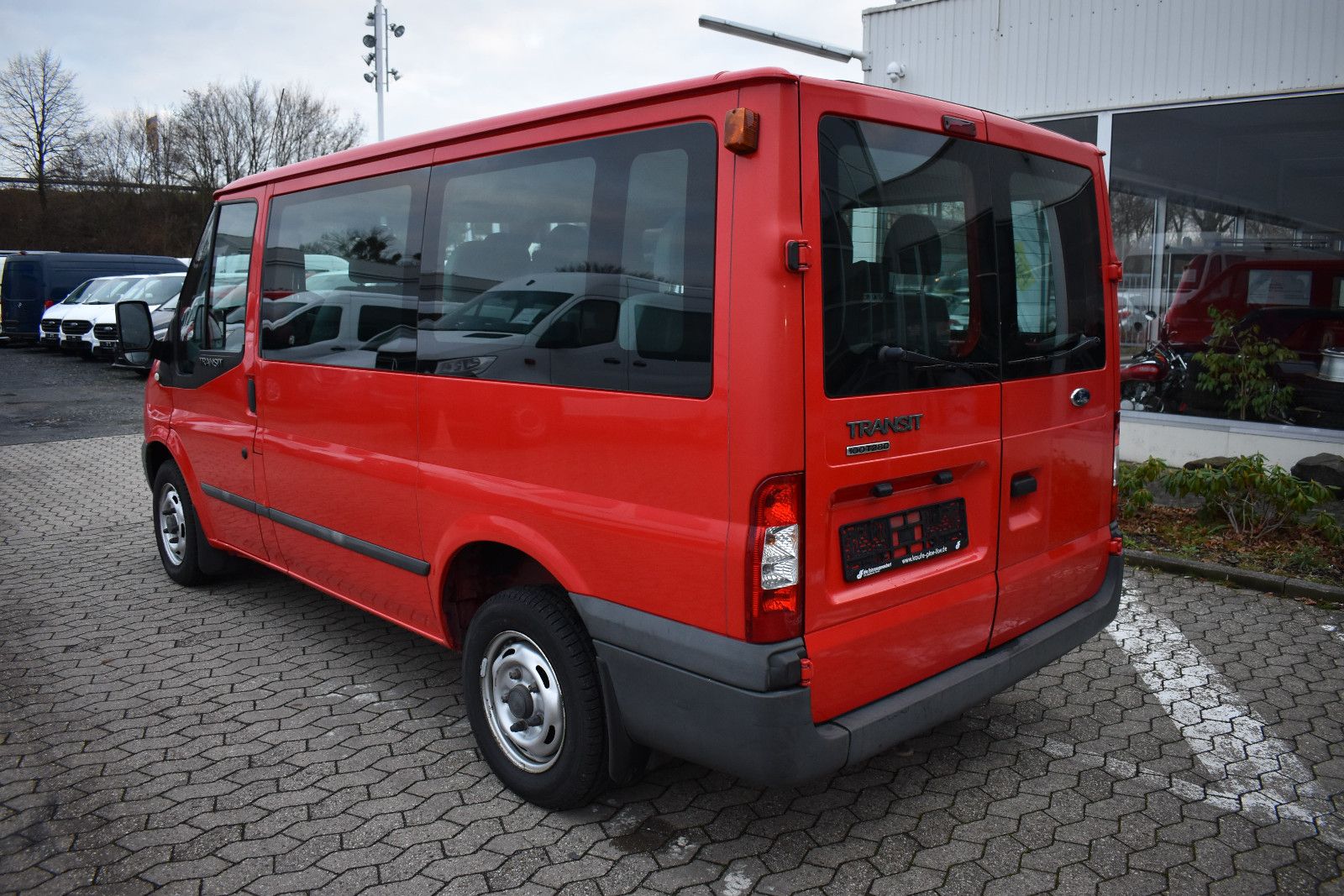 Fahrzeugabbildung Ford Transit Kombi EXPORT Behindertengerecht *2065