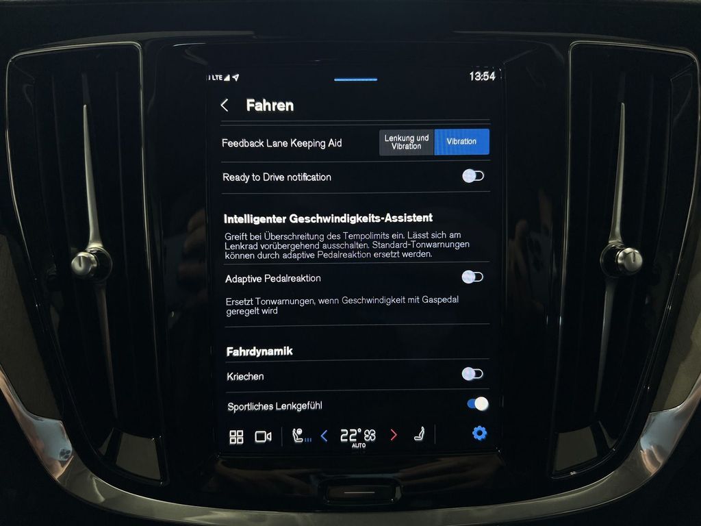 Volvo S60 T8 Ultimate Dark Recharge AWD Massage B&W