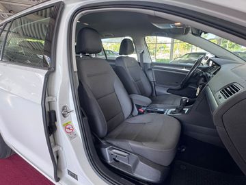 Volkswagen Golf - 12