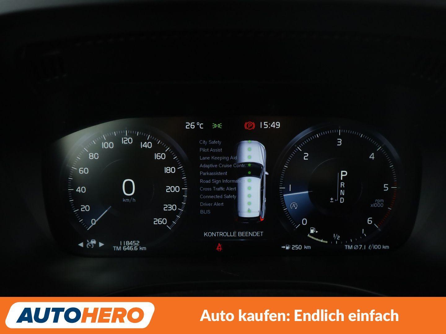 Volvo XC60 2.0 D5 R Design AWD Aut.*NAVI*HEAD-UP*LED*