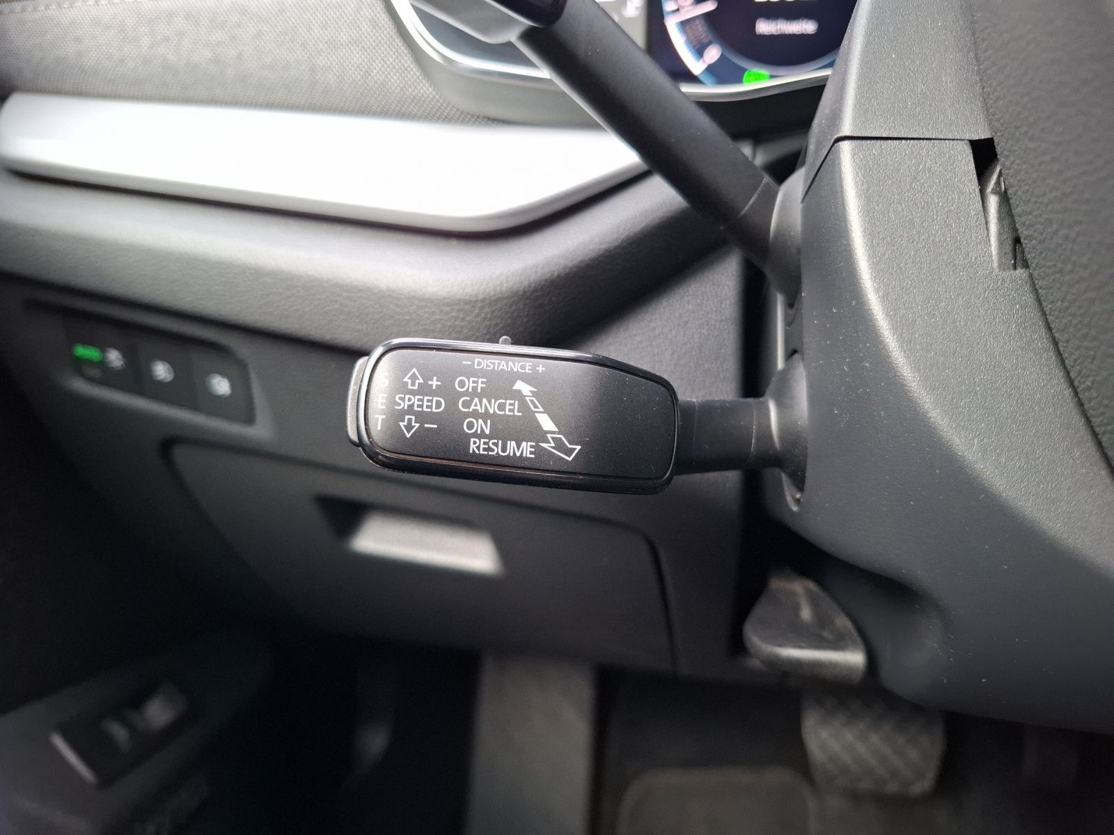 Fahrzeugabbildung SKODA Octavia Combi TDI First-Edition DSG Matrix Navi