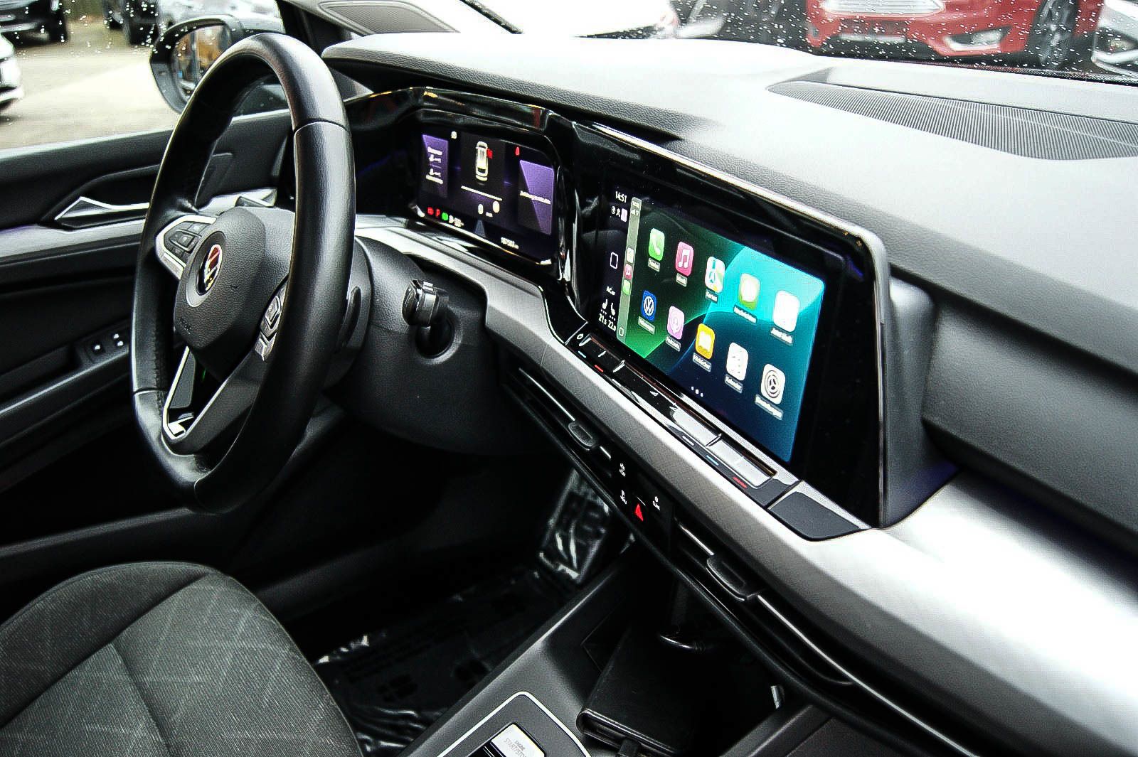 Fahrzeugabbildung Volkswagen Golf VIII Var 20TDI DSG LIFE STDHG ANHZV PANO IQ