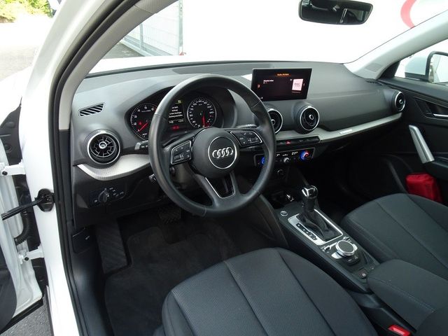 Q2 35 TFSI S-tronic / Komfort-Paket