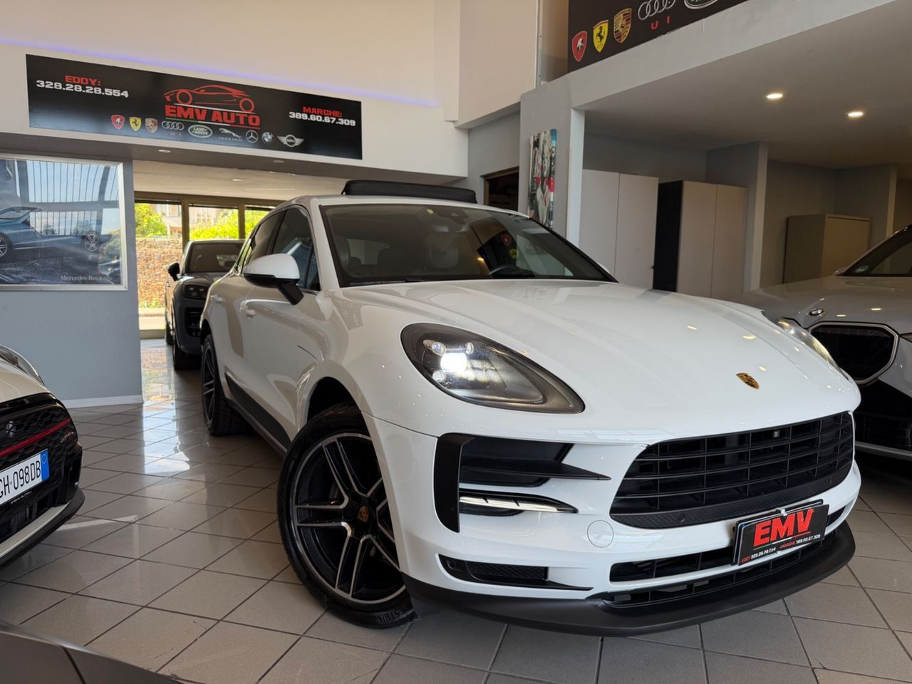 PORSCHE Macan