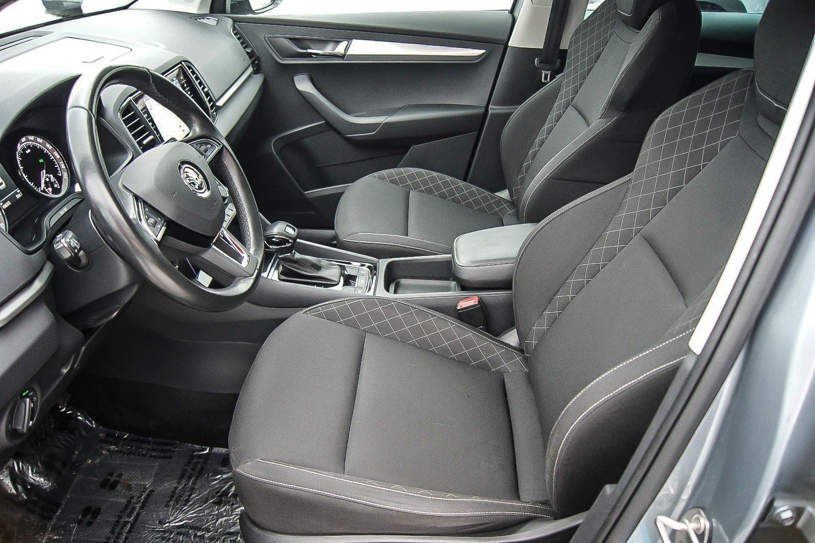 Fahrzeugabbildung SKODA Karoq 16TDI DSG Ambition ANHÄNGERKUPPLUNG 1.HAND