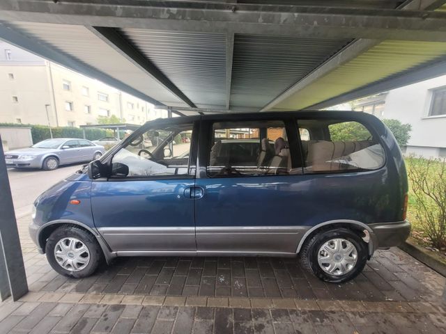 Nissan Serena 2.0 SLX SLX