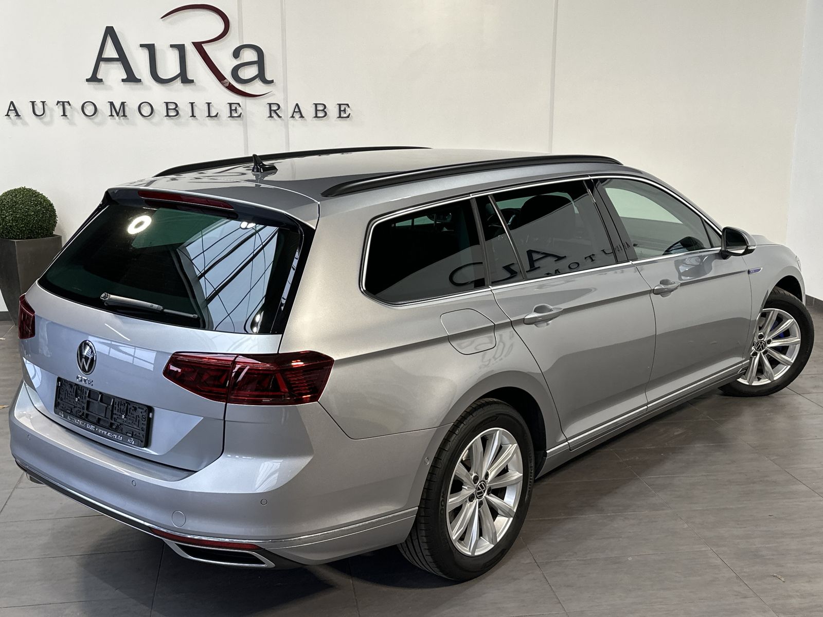 Fahrzeugabbildung Volkswagen Passat Variant GTE NAV+IQ-LIGHT+360°+STANDHEIZUN