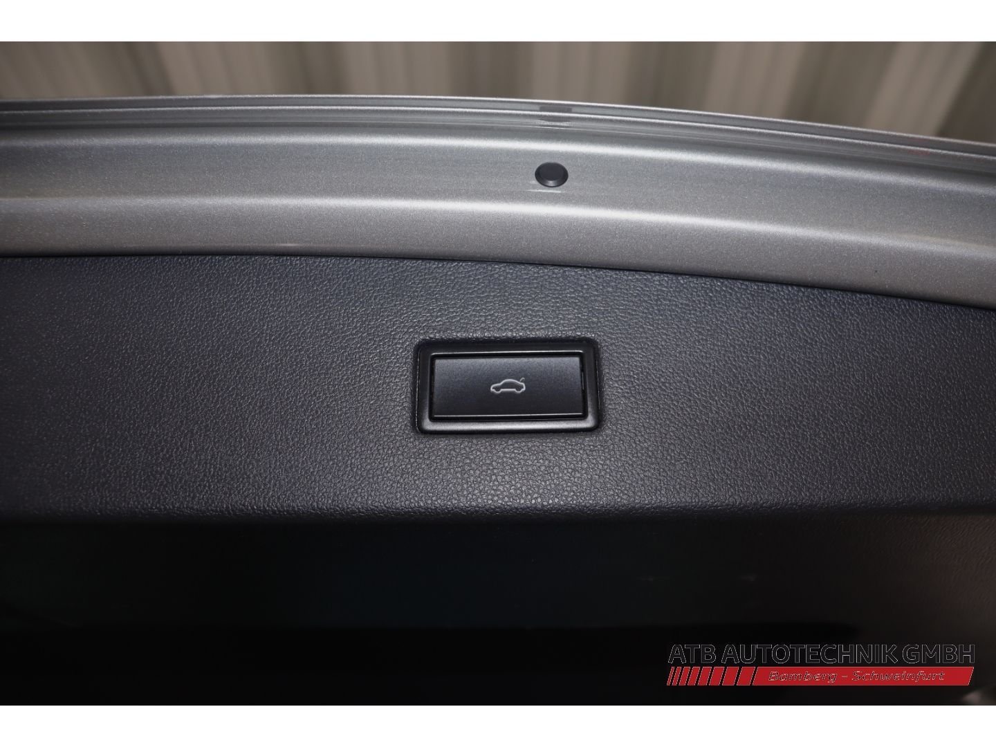 Fahrzeugabbildung Volkswagen Tiguan 2.0 TDI SCR Sound BMT Start-Stopp 4Motion
