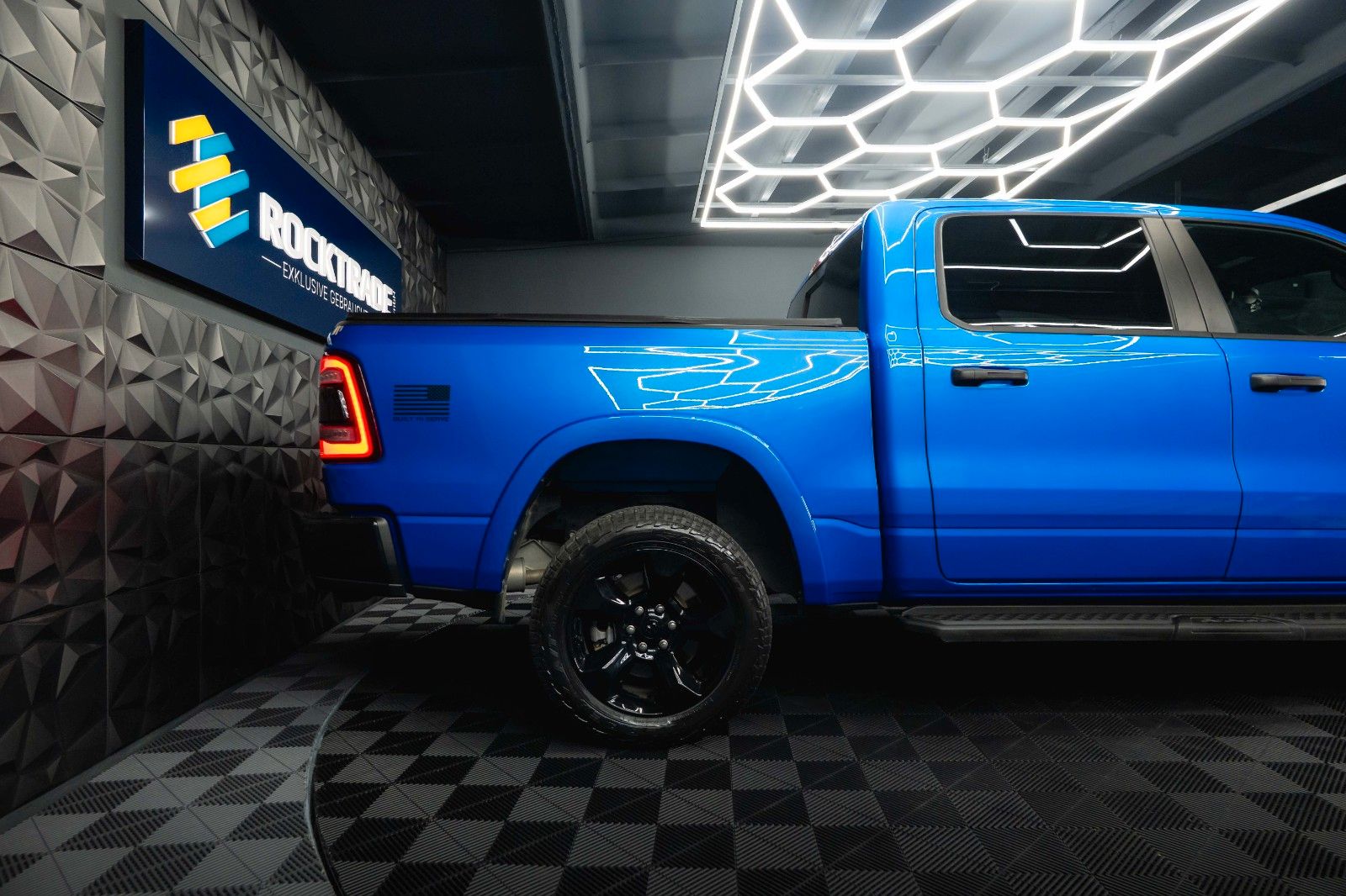 Fahrzeugabbildung Dodge RAM 5.7 V8 HEMI 4x4 Built to Serve AXLE LOCK LED