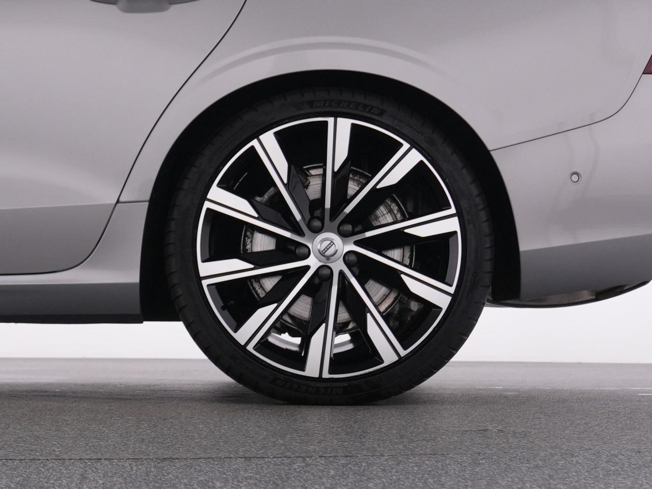 Volvo S60 B5 AWD Plus Dark+FAP+HKSOUND+LICHTPAK+PANO+, миниатюра 21
