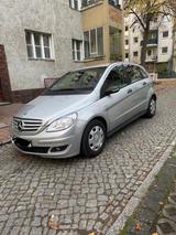 Mercedes-Benz B 150 Scheckheftgepfleg. 3-Zonen Klima, Bi-Xenon - Mercedes-Benz B 150 in Berlin