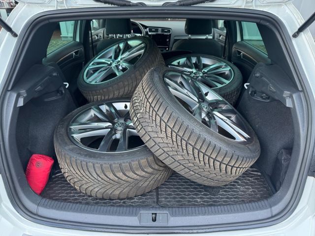 Golf VII GTI Performance 2.0 TSI DSG AHK Navi DC