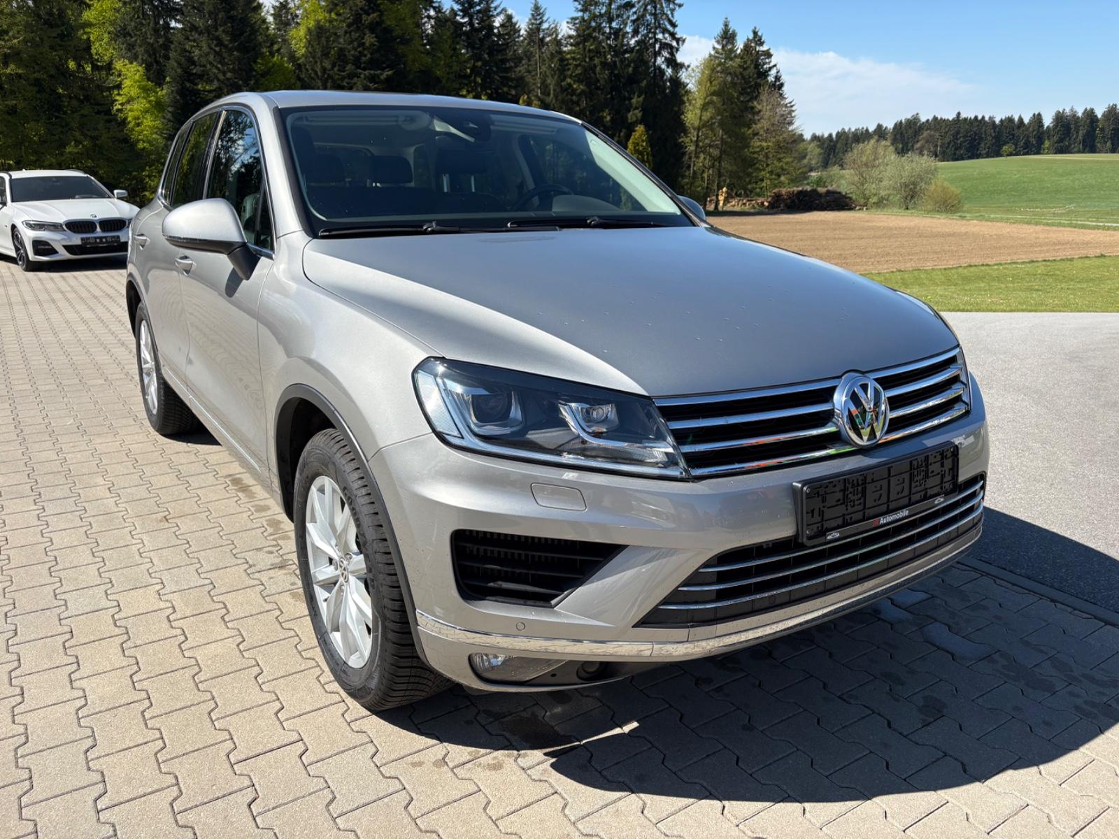Volkswagen VW Touareg 3.0 TDI V6 4Motion StH. ACC AHK LEDER