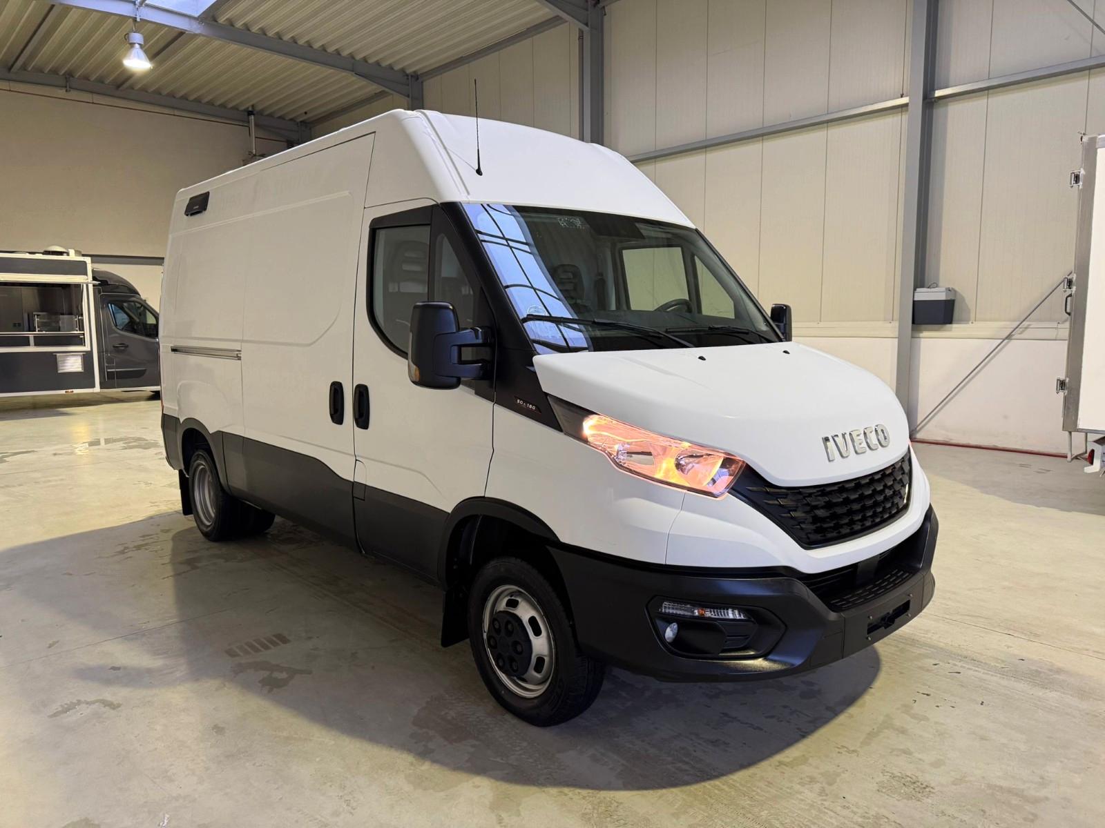 Iveco Daily 50C18 Kastenwagen *Navi*Ahk*Klima.aut*