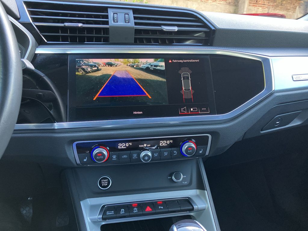 AUDI Q3 Sportback 35 TFSI S-line LED Navi ACC Rfk 18' AUDI Q3 Sportback 35 TFSI S-line LED Navi ACC Rfk 18'