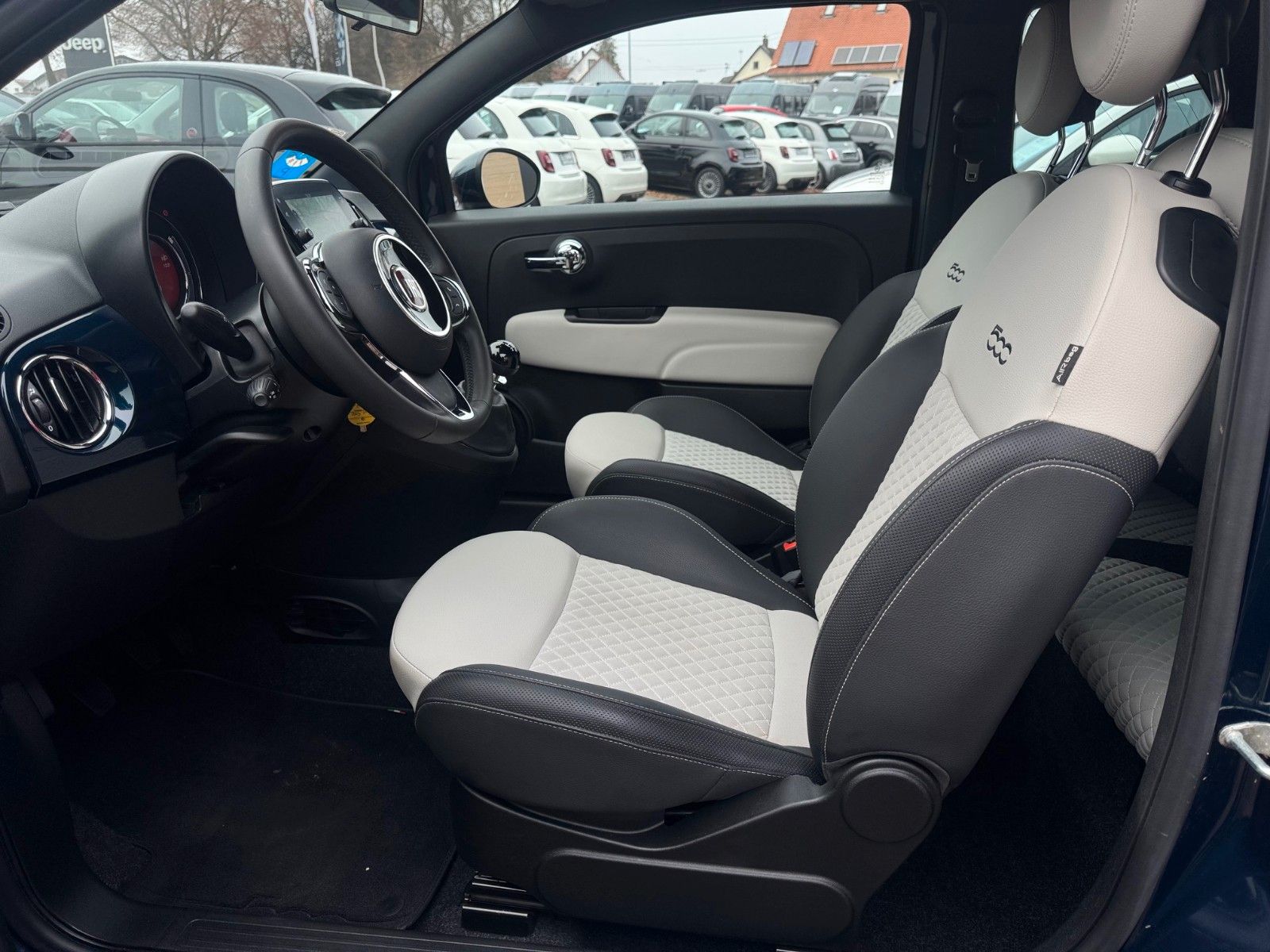 Fahrzeugabbildung Fiat 500C Hybrid Dolcevita 70PS NAVI KLIMA