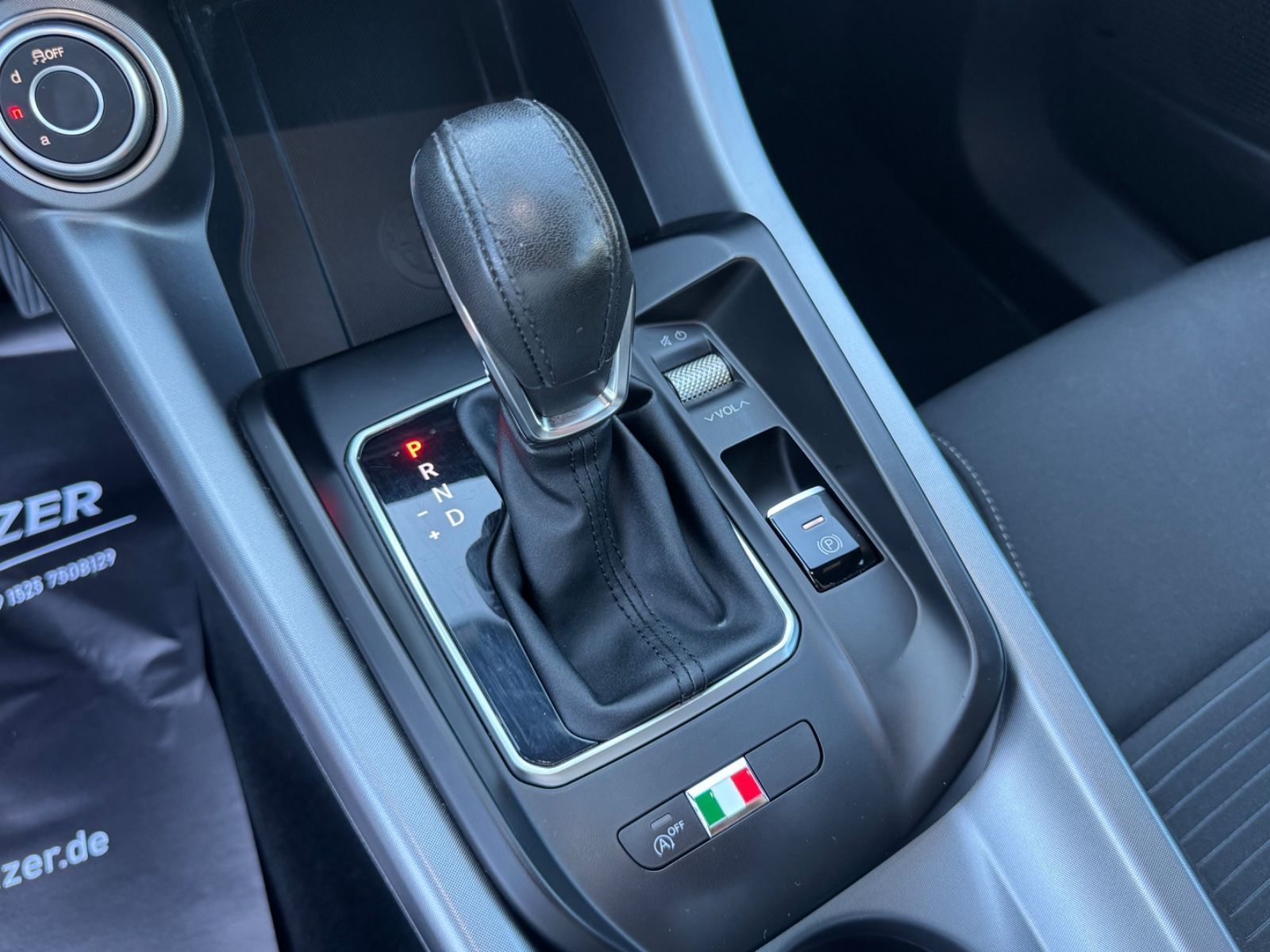 Fahrzeugabbildung Alfa Romeo Tonale Super/LED/CarPlay/PDC/Tempomat/KlimaAuto/