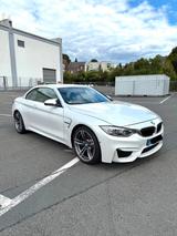 BMW M4 Cabrio Top Gepflegt - BMW M4 in Wuppertal