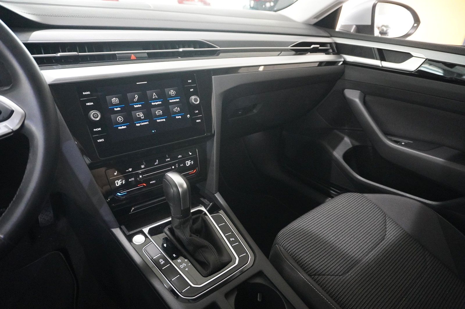 Fahrzeugabbildung Volkswagen Arteon Shooting Brake 2.0D DSG NAVI/VIRT/SH/DAB+