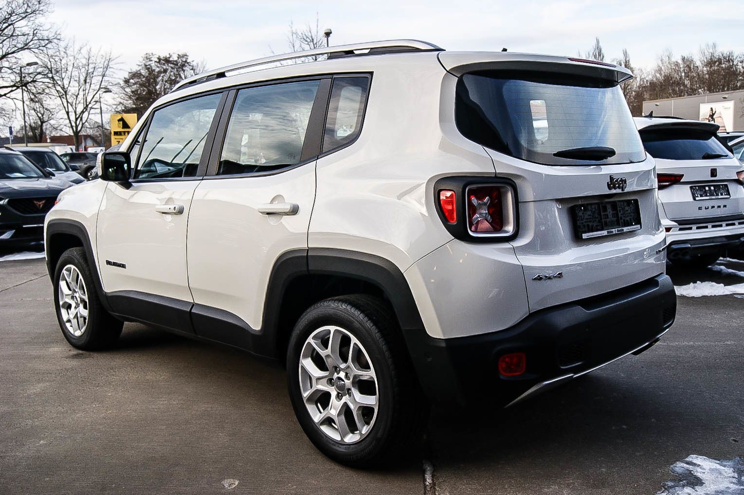 Fahrzeugabbildung Jeep Renegade Limited 4WD Auto LEDER NAVI KEYLESS PDC