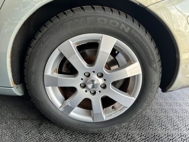 Toyota Avensis  1.8 Liftback