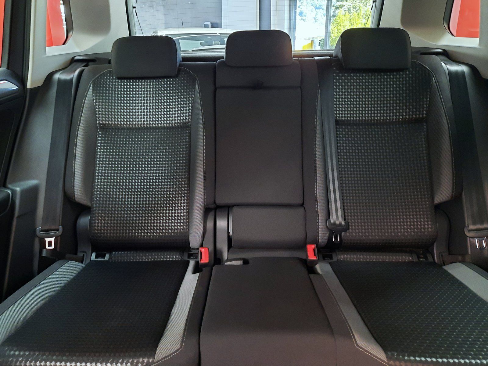 Fahrzeugabbildung Volkswagen Tiguan Active TSI *Navi*Cam*PDC*ACC*LED*Sitzhzg*