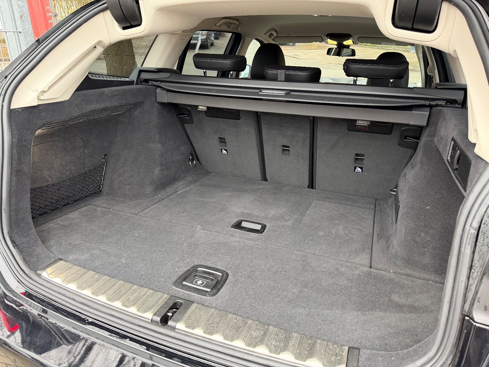 Fahrzeugabbildung BMW 318 3 Touring*LEDER*TEMPO*LED*APPLECAR*KAMERA*