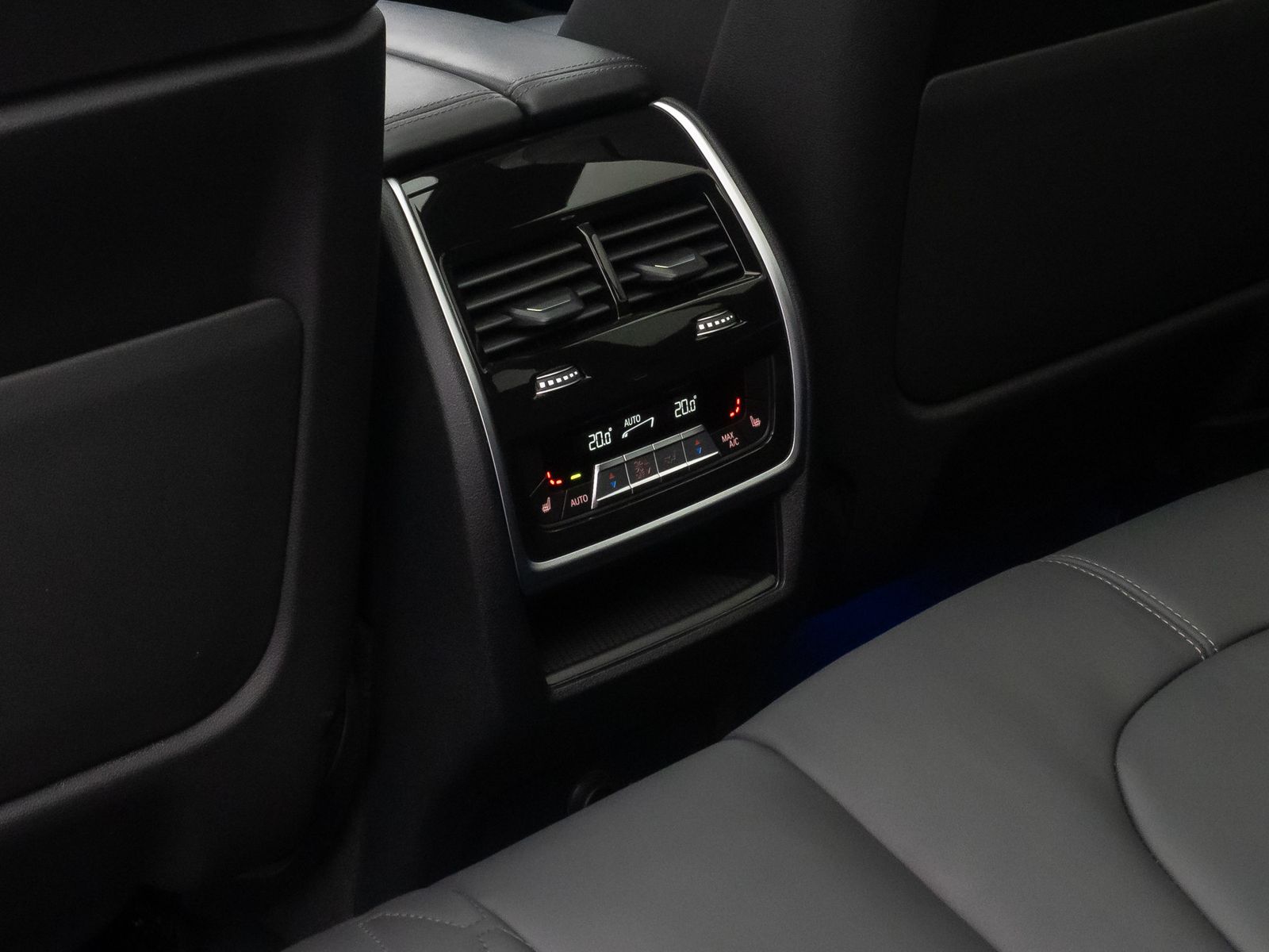 Fahrzeugabbildung BMW X5 xD40d M Sport 360° Laser Panorama H/K ACC 22"