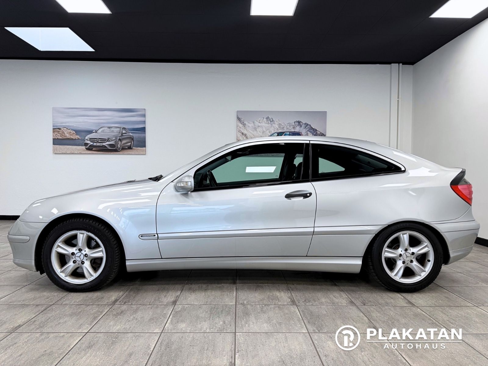 Fahrzeugabbildung Mercedes-Benz C 230 Bi-Xenon Leder Tempomat 2Hand