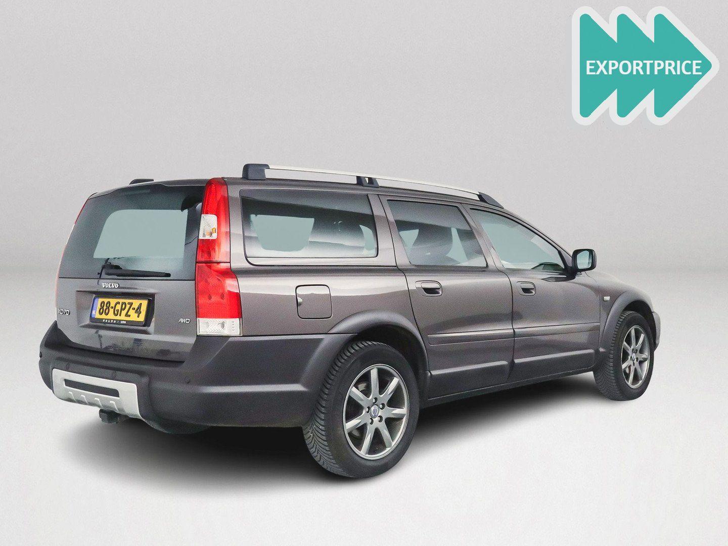 Volvo XC70 2006 — rear view