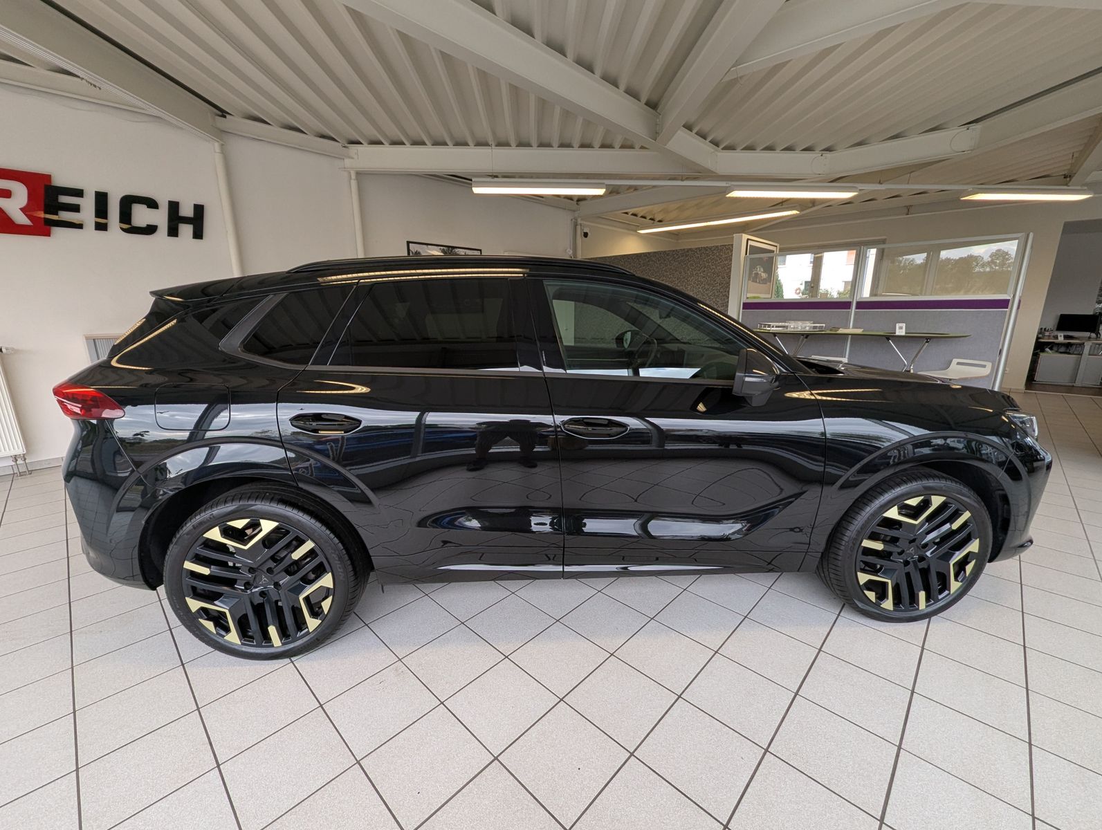 Fahrzeugabbildung CUPRA Terramar 1.5 eTSI Tribe Sennh Matrix HUD AHK 20
