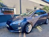 Ford Focus Titanium*1.HAND*TOP GEPFLEGT*GARANTIE - Ford Focus mit Benzin-Antrieb: Kleinwagen