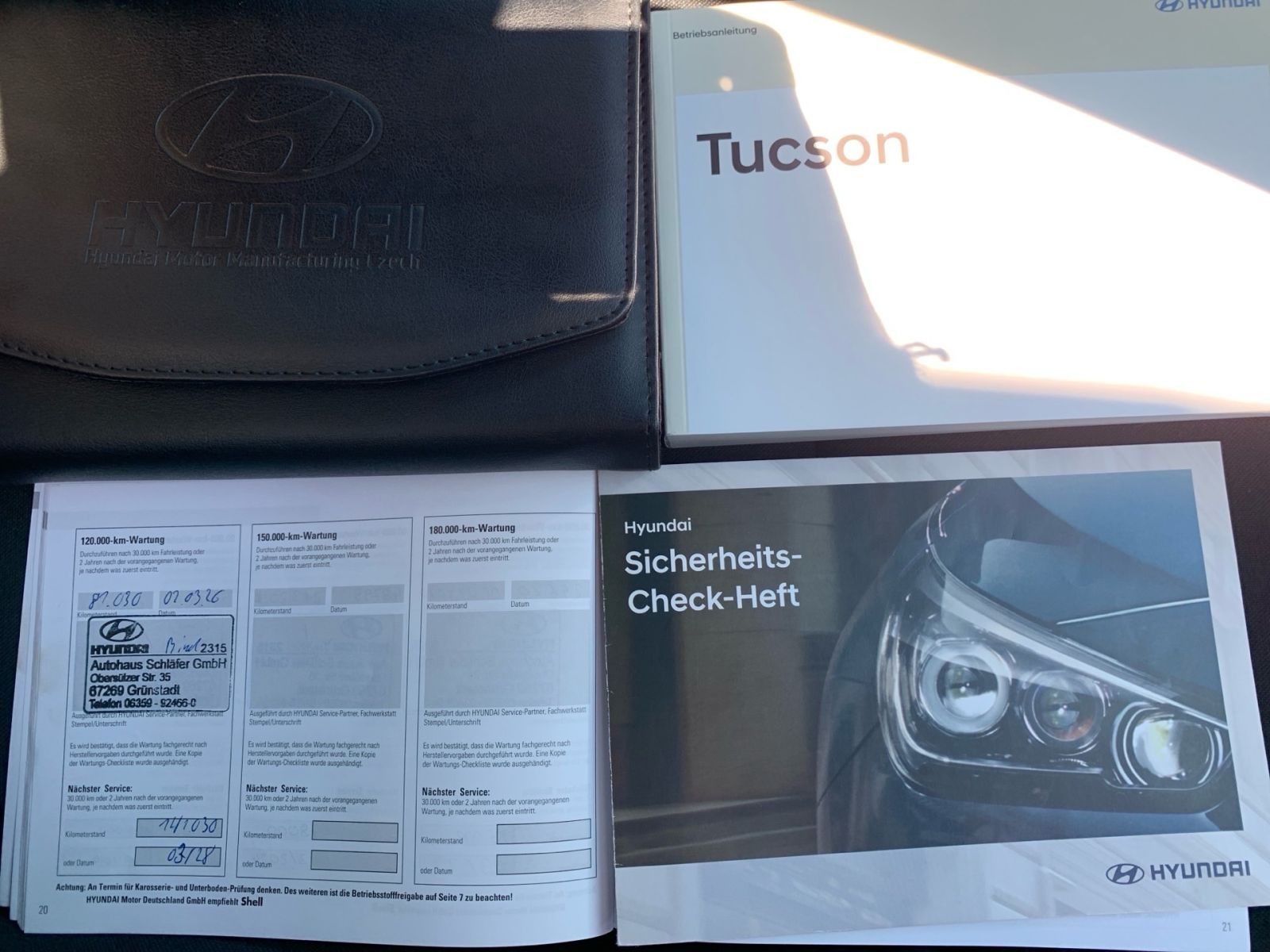Fahrzeugabbildung Hyundai TUCSON 1.6 Passion Navi Kamera 8x bereift