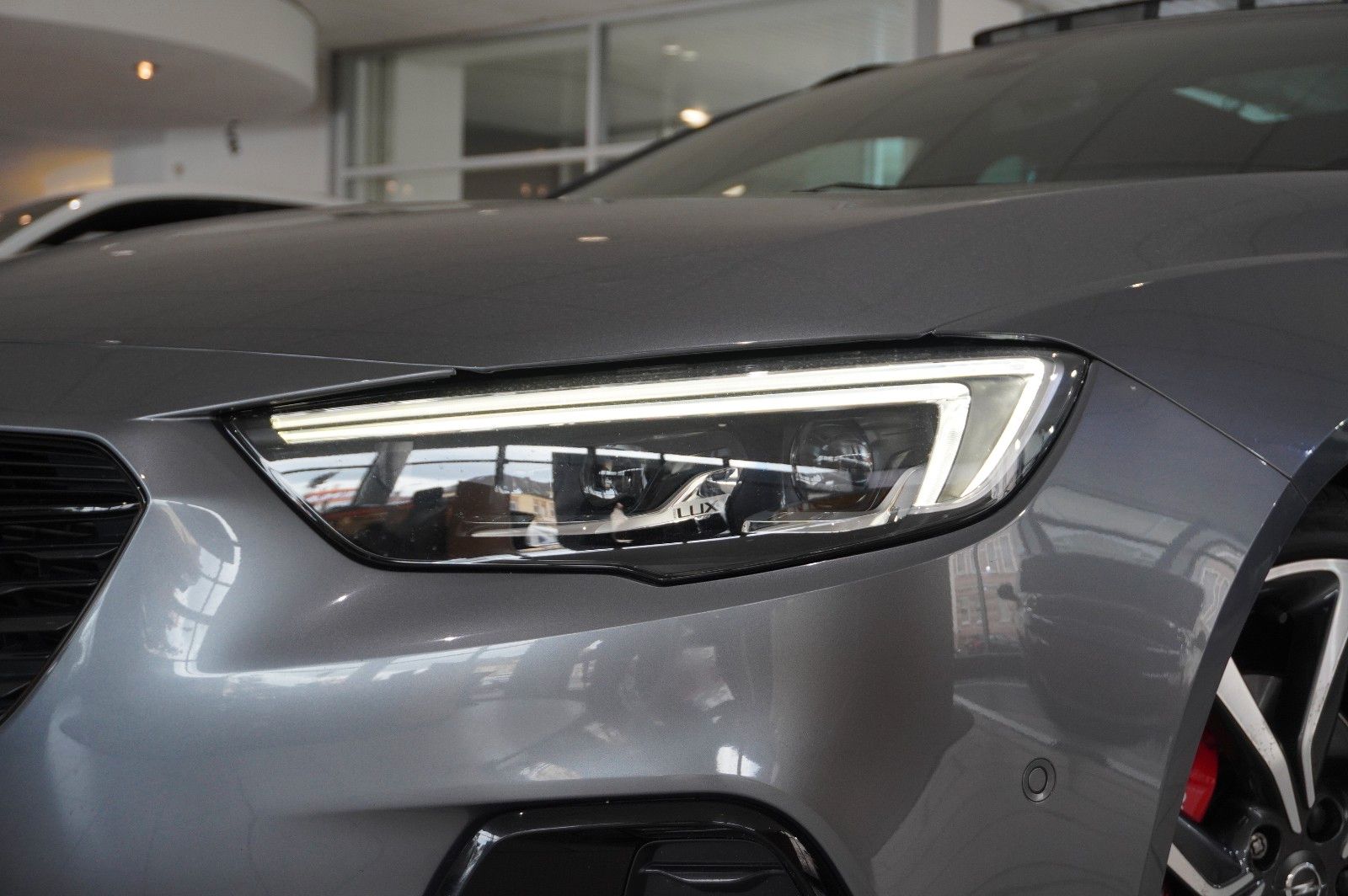 Fahrzeugabbildung Opel Insignia B ST 2.0 GSI PERFORM. NAVI/LED/360°/AHK