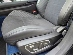 Fahrzeugabbildung Rafale Atelier Alpine E-Tech Plug-in 300 4x4 SOL