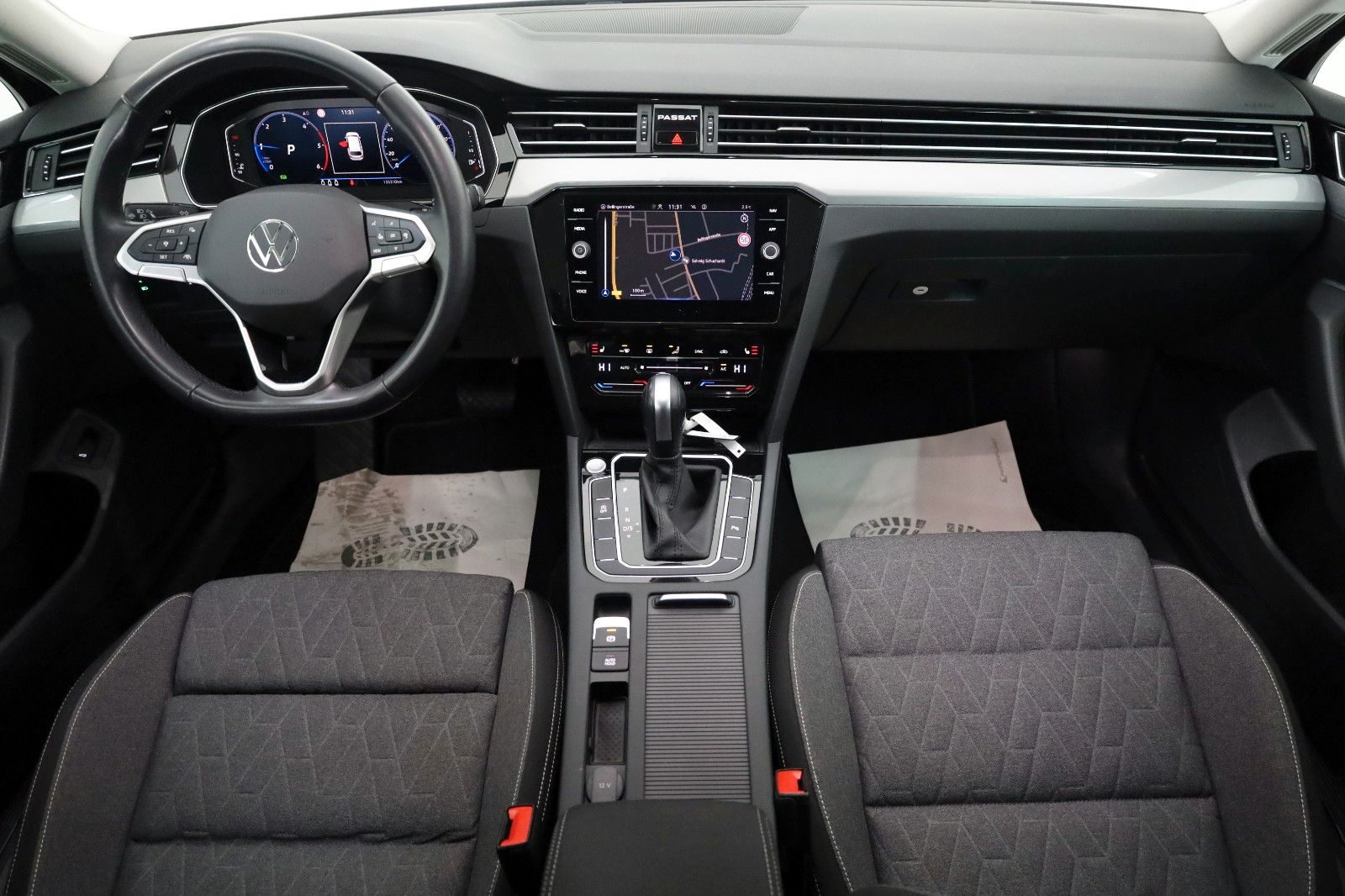 Fahrzeugabbildung Volkswagen Passat Variant DSG Navi,LED,ACC,SH,PDC.AHK,SR+WR