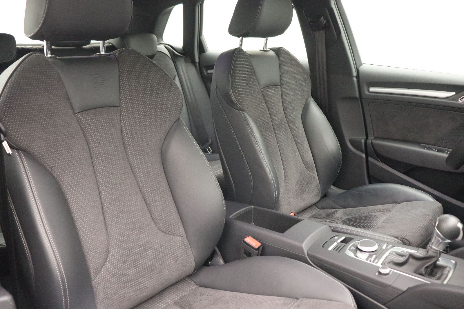Fahrzeugabbildung Audi A3 Sportback 35 TFSI Sport S-Line