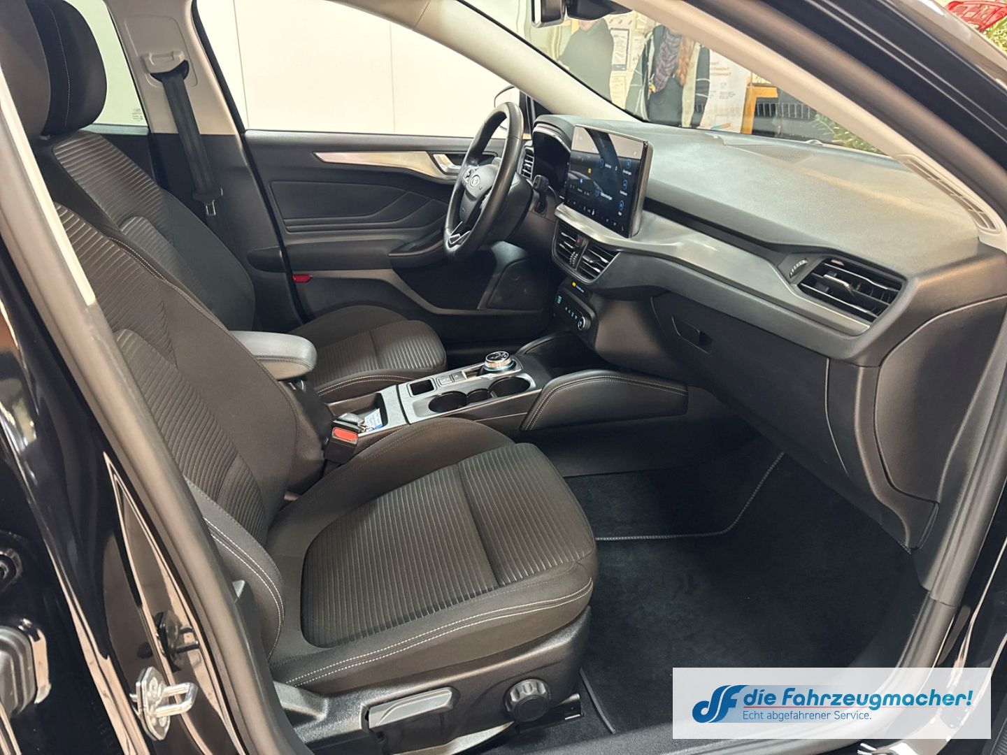 Fahrzeugabbildung Ford Focus Turnier Titanium X Navi Digitales Cockpit