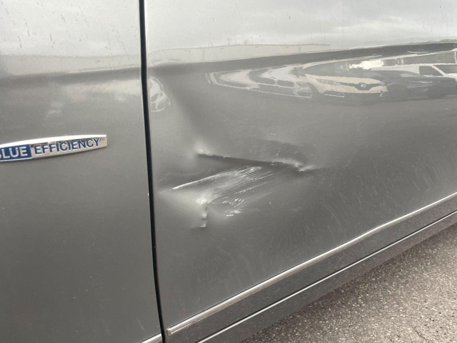 Mercedes-Benz C220 2011 — photo 16
