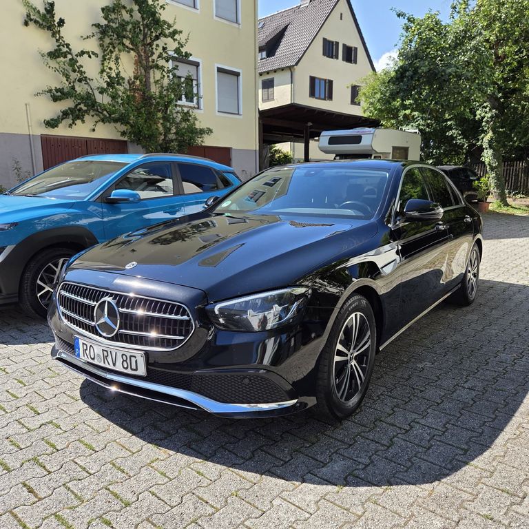 Image of Mercedes-Benz E 220