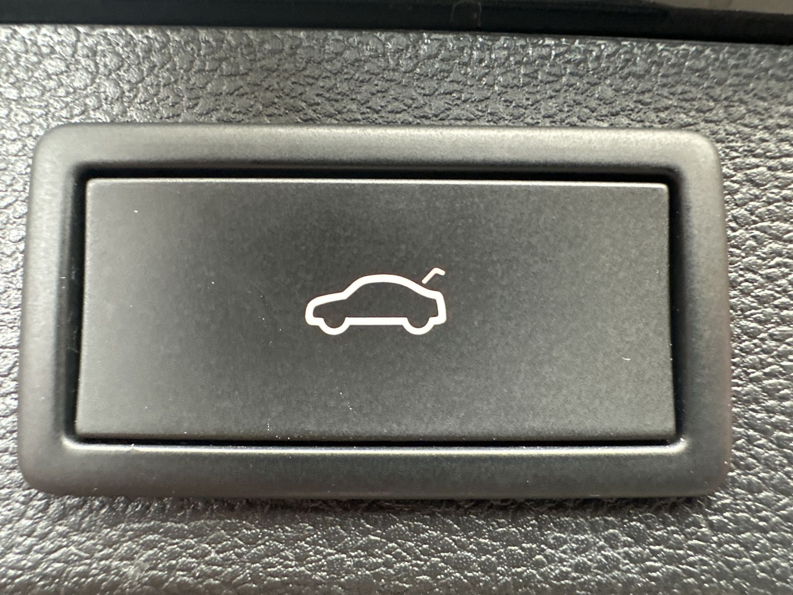 Fahrzeugabbildung SKODA Kodiaq 2.0 TDI DSG Clever NAV+LED+ACC+AHK+SHZ+PP