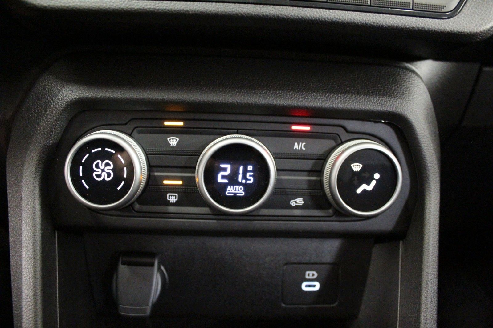 Fahrzeugabbildung Dacia Sandero TCe 90 auto Journey *Komfort-Paket*Sitzh