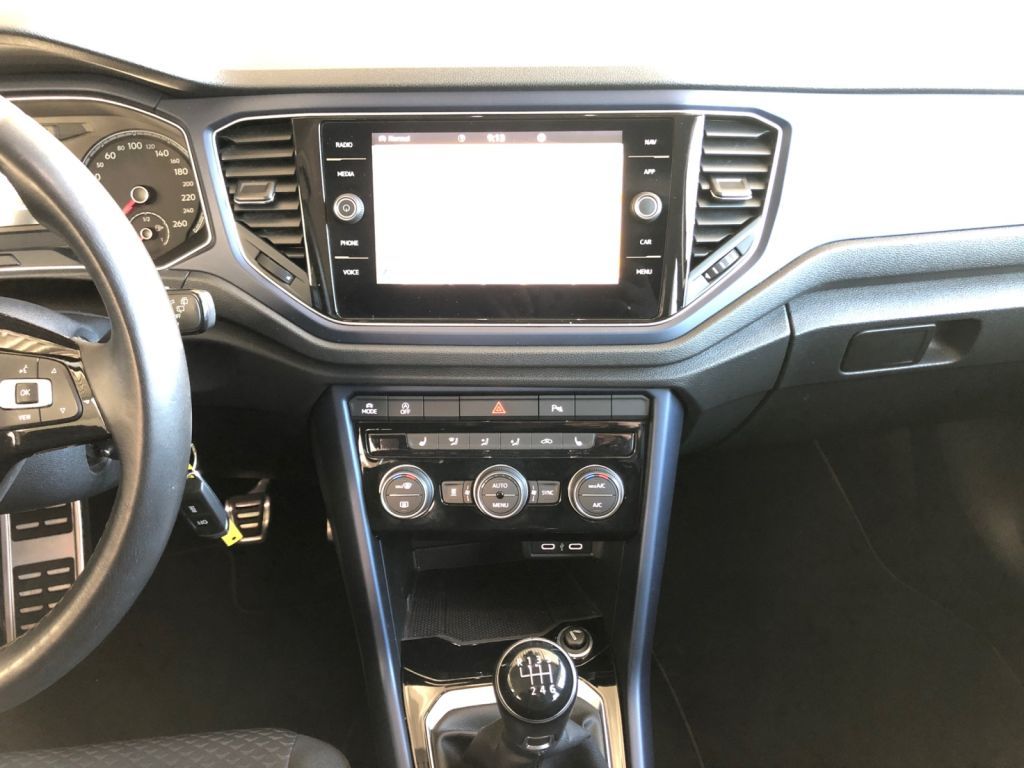 Fahrzeugabbildung Volkswagen T-Roc 1.6 TDI SCR UNITED LED AHZV Standheizung